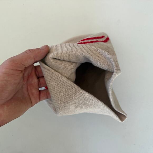 grunge gothic punk tan & red star beanie - Picture 4 of 6